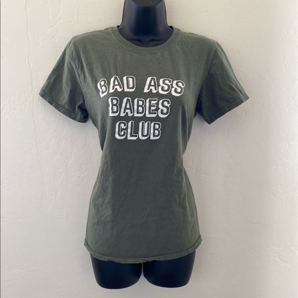 Gildan Bad Ass Babes Club T-Shirt Green Size Small - Picture 1 of 6